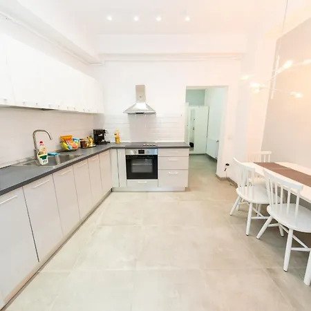 Bloom Ultracentral בוקרשט